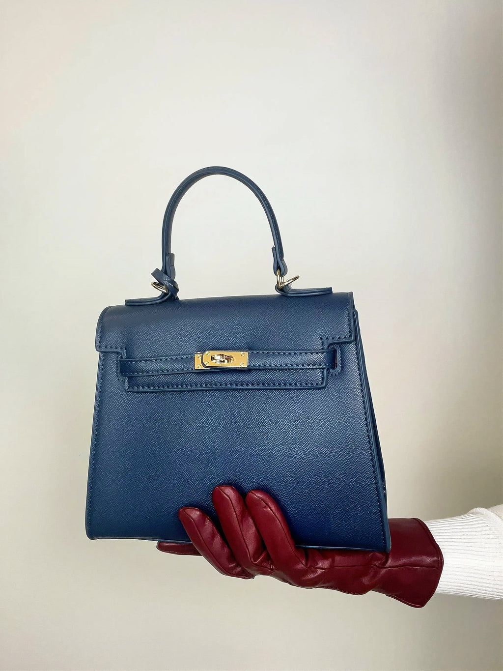 BORSA KIM