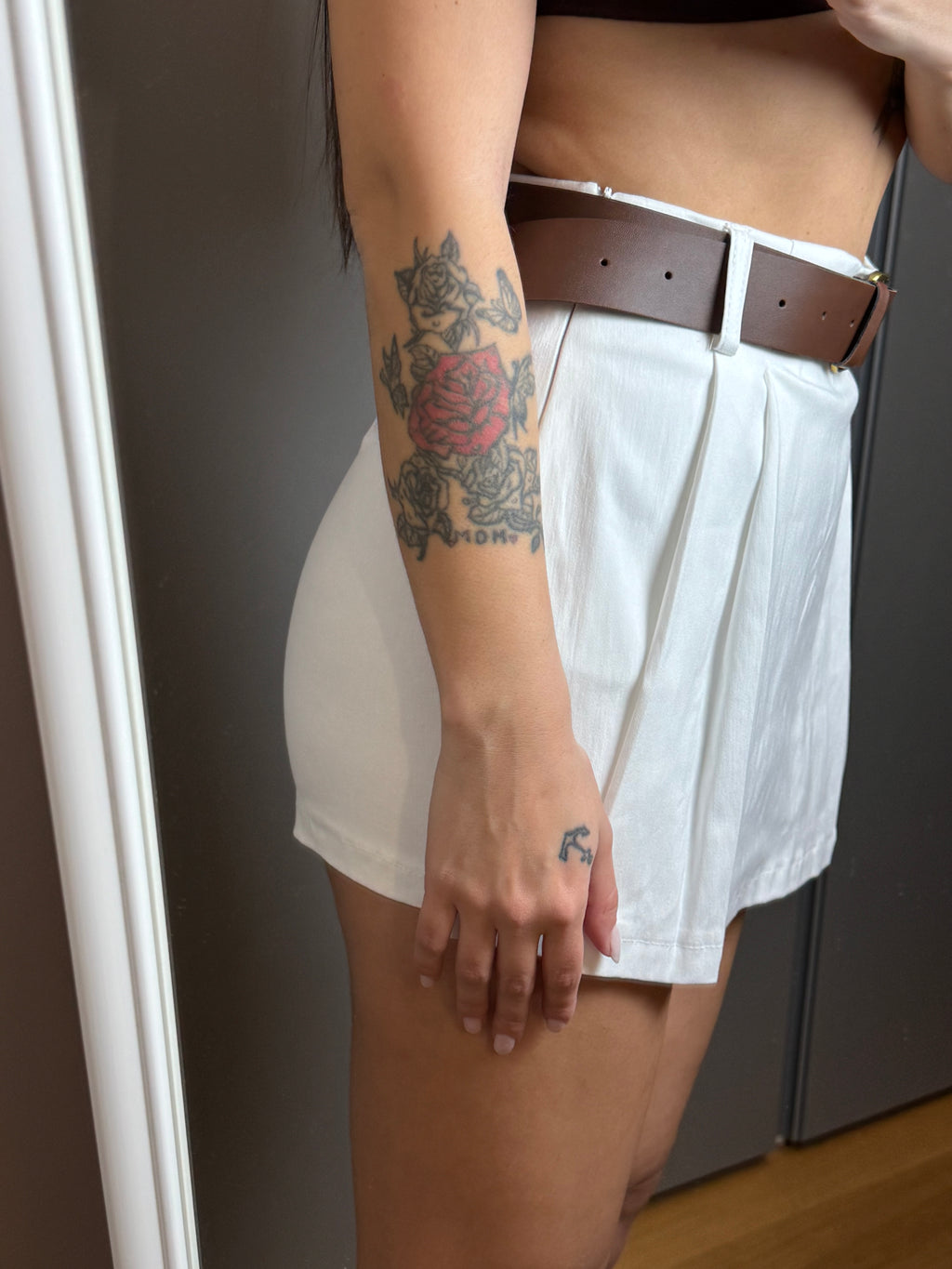 Gonnellina White